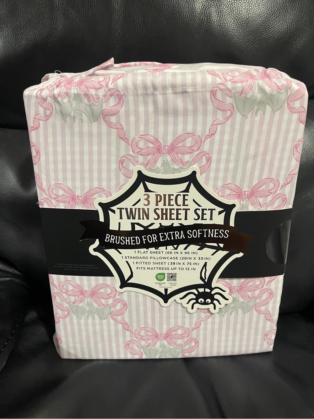 Halloween ENVOGUE Coquette Bows and Bats Twin Sheet Set